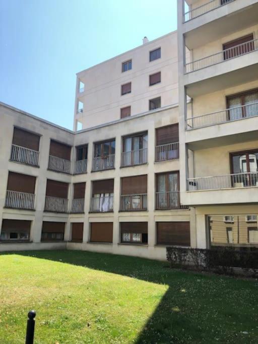 Nice Flat St Germain En Laye Centre 30 Minutes To Paris 생제르맹 앙 레 외부 사진